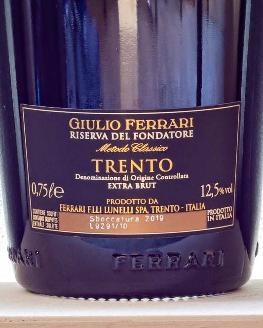 Ferrari Lunelli Trentodoc Riserva Giulio Fondatore 2008 Chardonnay Spumante Metodo Classico Trentino Italia Retro Etichetta