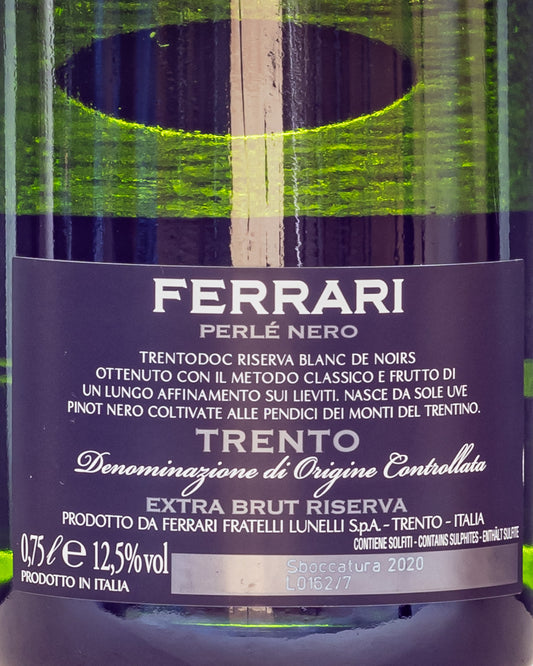 Ferrari Lunelli Trentodoc Riserva Perle Nero Extra Brut 2012 Pinot Noir Vino Metodo Classico Italia Retro Etichetta