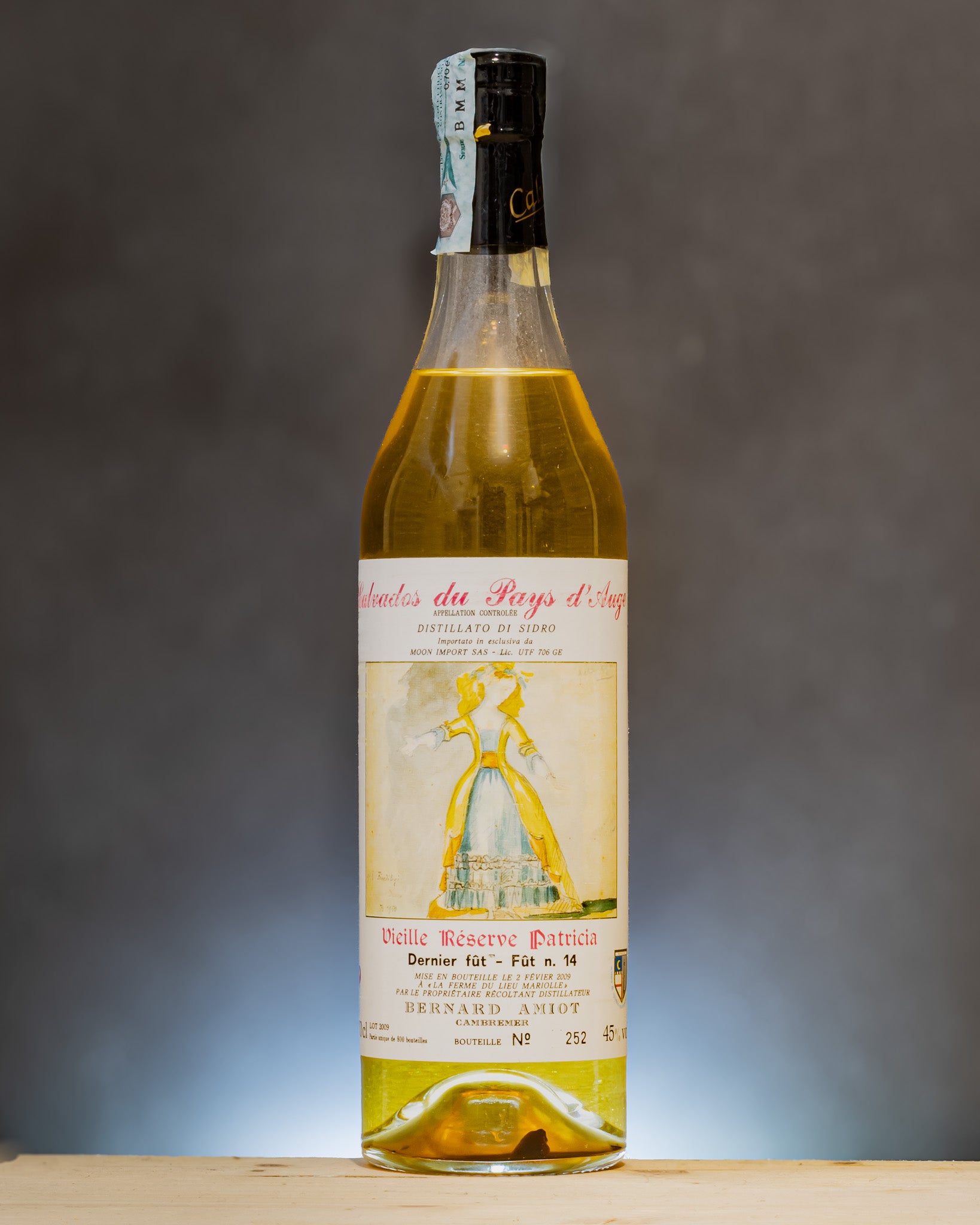 Bernard Amiot Calvados Pays Auge Vielle Reserve Patricia Distillato Mele Cambremer Normandia Francia Astucciato