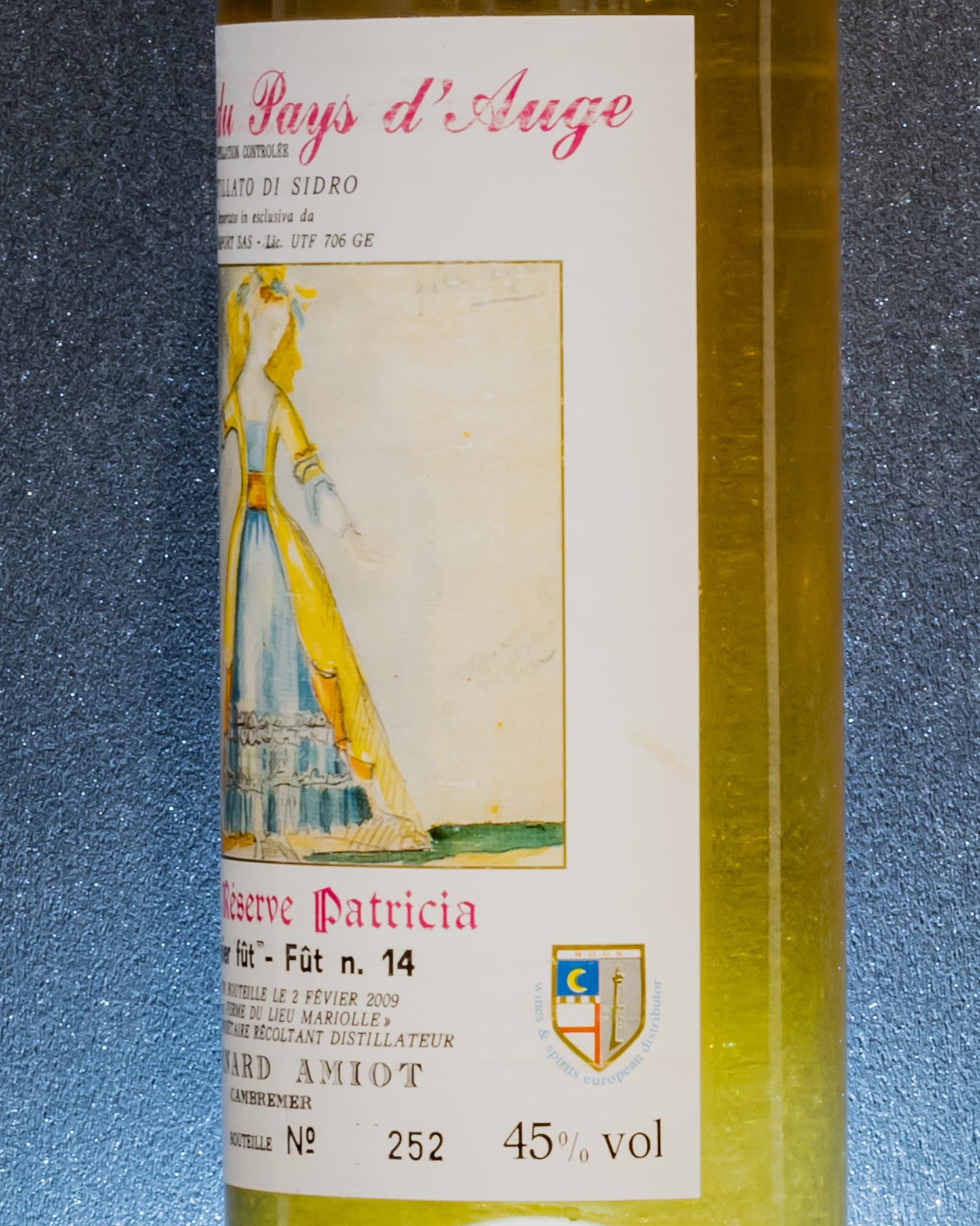 Bernard Amiot Calvados Pays Auge Vielle Reserve Patricia Distillato Mele Cambremer Normandia Francia Retro Etichetta