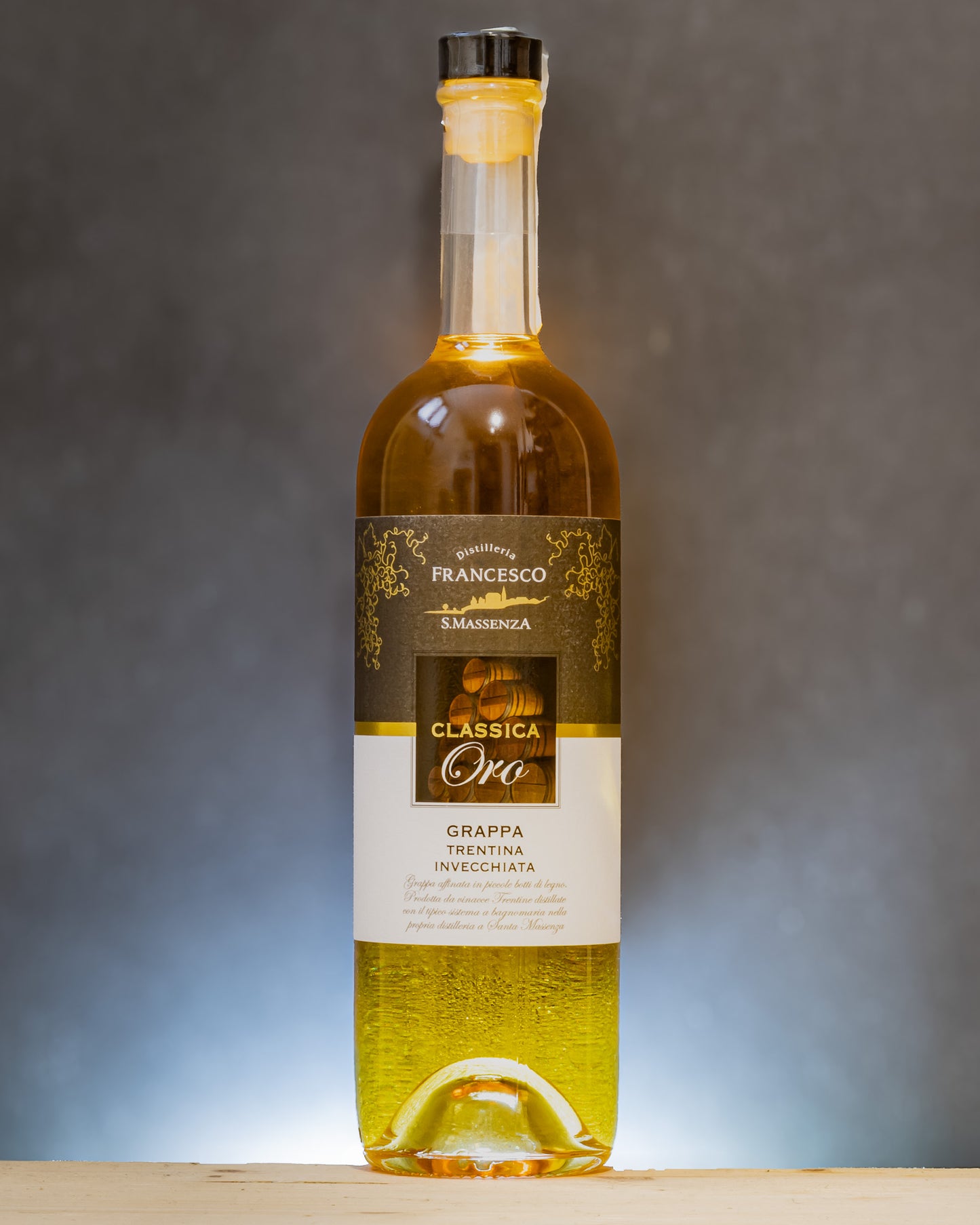 Santa Massenza Grappa Classica Oro Barricata Barrique Liquori Distillati Trentino Italia