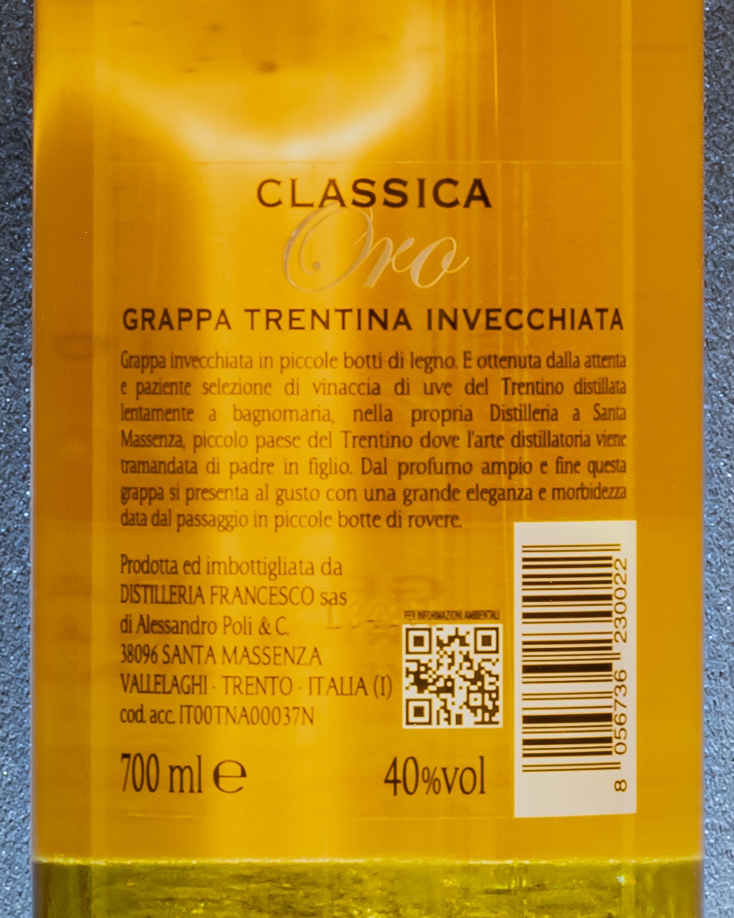Santa Massenza Grappa Classica Oro Barricata Barrique Liquori Distillati Trentino Italia Retro Etichetta