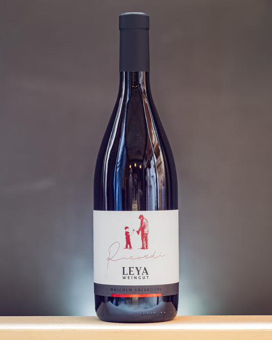 Weingut Leya Vernatsch Schiava Ricordi Lago Caldaro Alto Adige 2022 Vino Rosso Italia